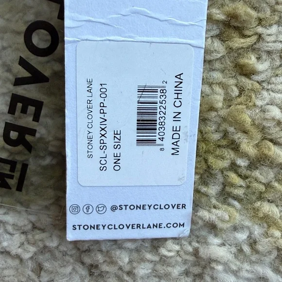 Stoney Clover Ln Pouch - Picture 2 of 8